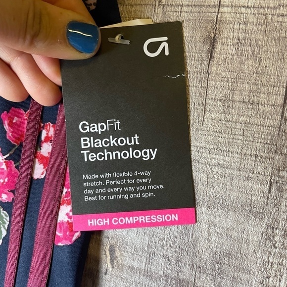 Gap Fit Blackout Technology 7/8 Legging NWT - Picture 4 of 5